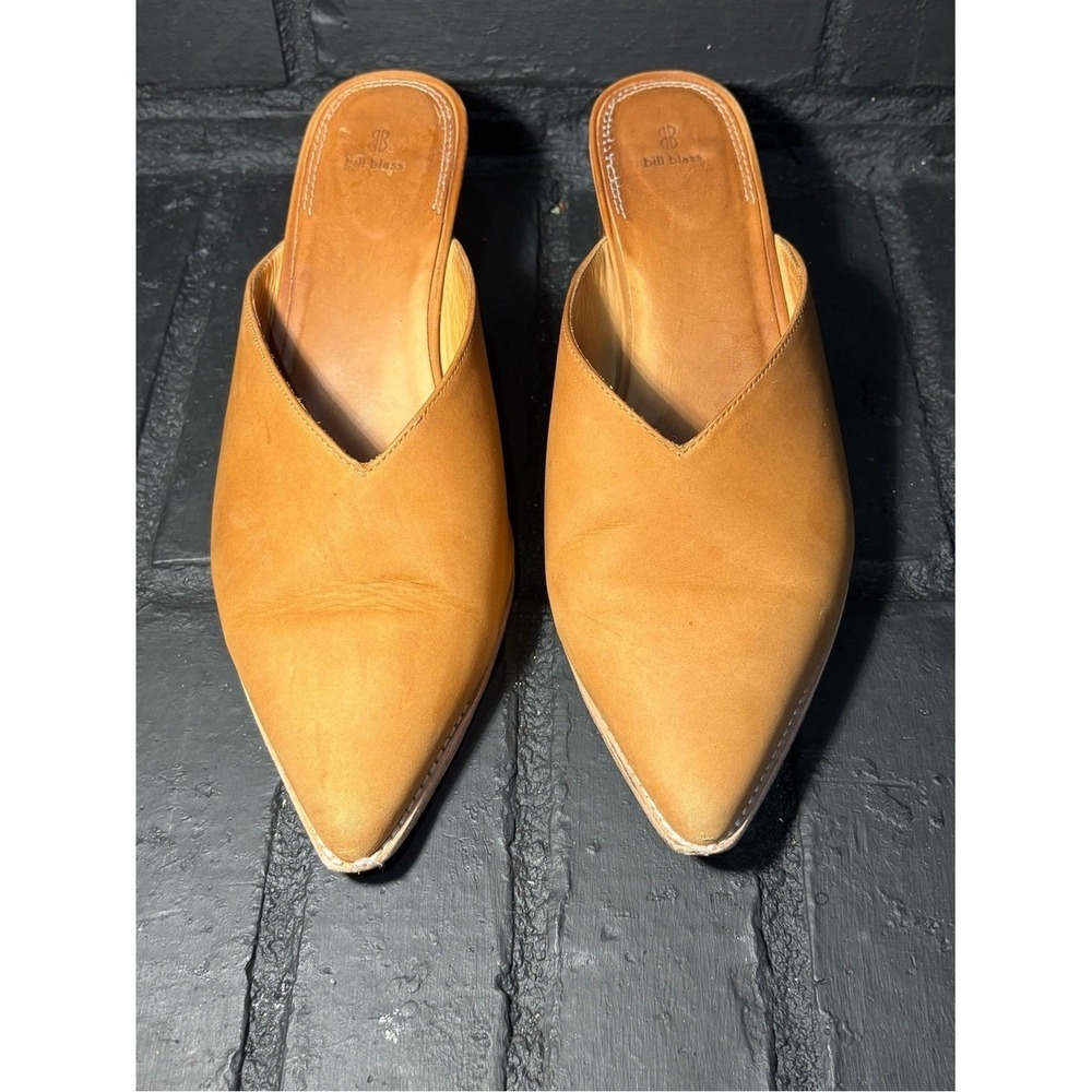 Bill Blass Mules Women 10 Camel Carmen Pointed Toe Suede Block Heel Slip On
